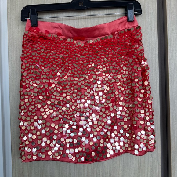 Alice & Olivia sparkly, tomato red mini skirt. Size 0. - Picture 1 of 3